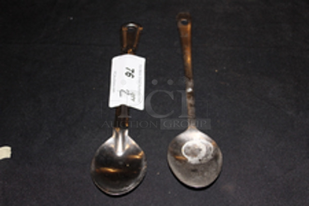 Alegacy Foodservice Products 3760 Conventional Serving Spoon, 13"L, Solid, Grooved Handle, Full Length Reinforcement Rib, Medium Gauge Stainless Steel, Polished Finish.
2x Your Bid
 - Image 3 of 5