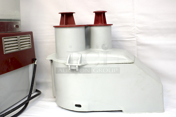 OUTSTANDING! Robot Coupe R2NCLR Combination Food Processor with 3 Qt. / 3 Liter Clear Bowl, Continuous Feed & 2 Discs - 1 hp, 120 Volts 60hz. 7.2AMPS - Image 6 of 10