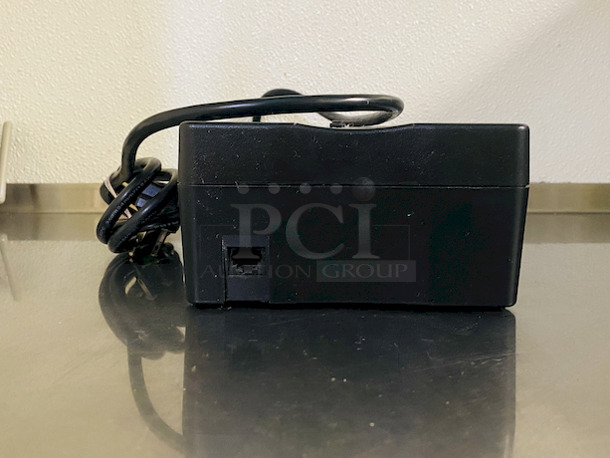 AWESOME! Tripp Lite INTERNET550U
550VA 300W Standby UPS - 10 NEMA 5-15R Outlets, 120V, 50/60 Hz, USB, 5-15P Plug, Desktop/Wall Mount.

Condition: Great - Image 5 of 6
