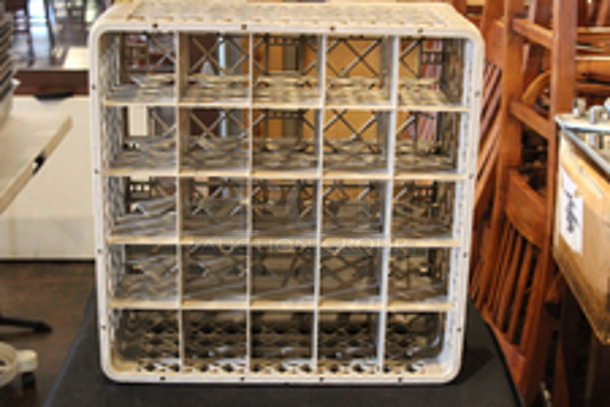 Vollrath TR6BBB Traex® Full-Size Beige 25-Compartment 7 7/8" Glass Rack.
19 3/4"L x 19 3/4"W x 8 3/4" - Image 3 of 4