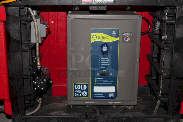 BEAUTIFUL! Mobile Sanitization Station. Features a LOTUS PRO Stabilized Aqueous Ozone (SAO3) High Capacity, chemical-free, sanitizing and cleaning Module Attached to a Rubbermaid Industrail Work Cart. This system transforms ordinary tap water into Stabilized Aqueous Ozone (SAO3) which is a powerful and natural surface sanitizer (99.999%), surface cleaner, stain remover, and deodorizer. - Image 5 of 6