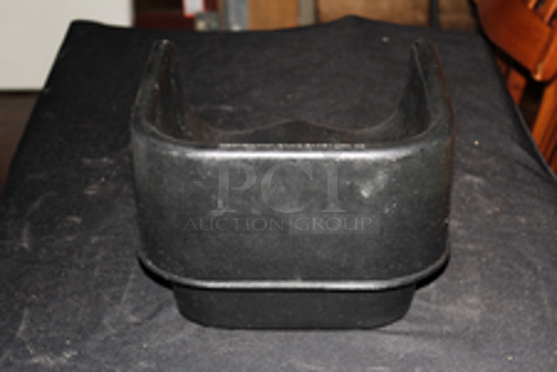 NICE! Cambro 100BC-131 Booster Seat, Black. 
11-3/4x11-1/4x8-1/4 - Image 3 of 3