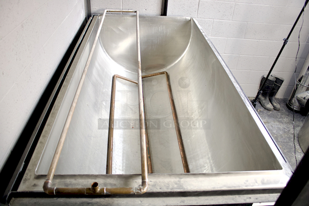 NEW/NEVER USED Custom Stainless Steel Mash-Lauter Tun, Copper Tubing Filter System, Copper Tubing System For Adding Hot Water Evenly Over The Mash, 2" Drain With Butterfly Valve, On Heavy Duty Commercial Casters. Mash Tun Can Also Be Used As A Cool Ship For Lambic (Spontaneous Fermentation) Brewing.  - Image 5 of 9