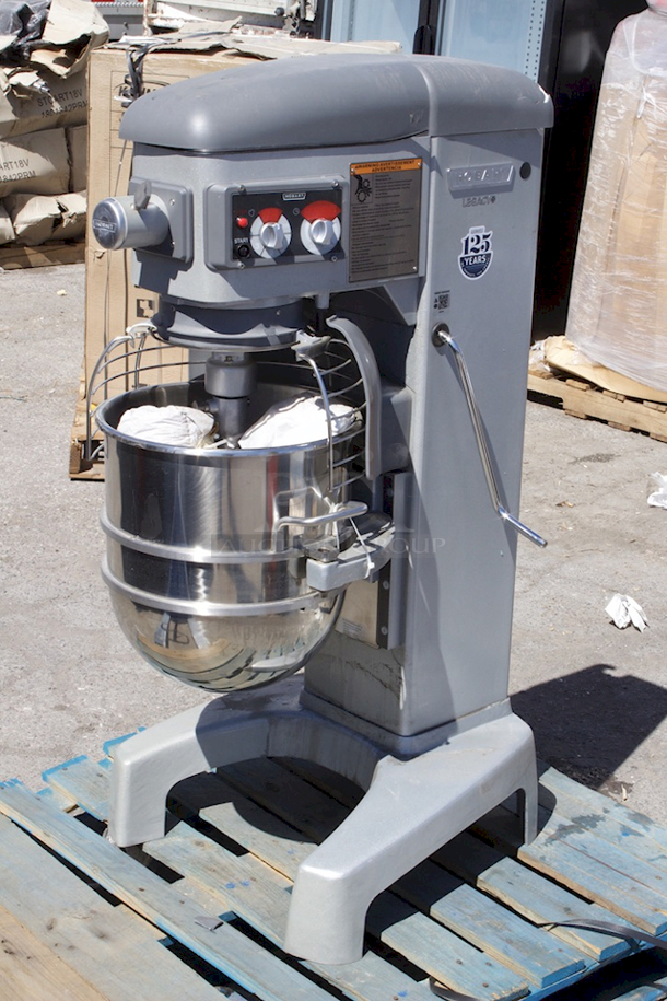 BRAND NEW SCRATCH AND DENT! Hobart Legacy+ HL400-1 40 Qt. Planetary Floor Mixer with Guard & Standard Accessories - 240V, 3 Phase, 1 1/2 hp - See photos - Image 3 of 9