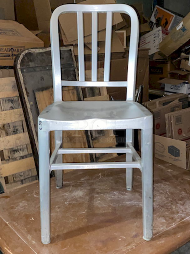 Lot of 6 Light Weight Aluminum Chairs

6x Your Bid - Image 8 of 8