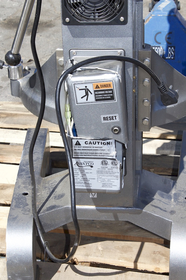 BRAND NEW SCRATCH & DENT! Avantco MX40H 40 Qt. Planetary Floor Mixer 240v, 2HP - Image 8 of 9