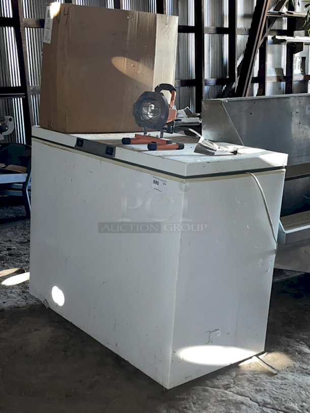 ALL FOR ONE! GE Chest Freezer & Lamp - Image 2 of 3