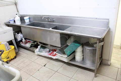 10ft 3-Compartment Sink With Cleaning Supplies. 123x26x44