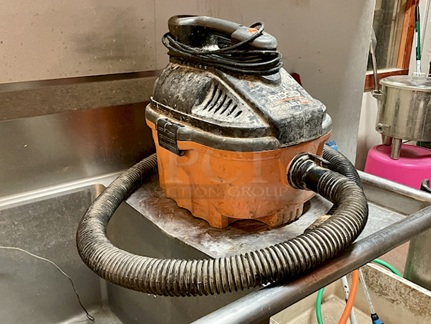 Rigid Portable 4 Gallon Portable Wet/Dry Vac.  - Image 2 of 3