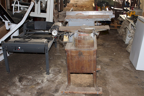 VINTAGE! Delta Homecraft 8" Table Saw/Joiner Combo With Rockwell 62-253 Motor.  - Image 5 of 11