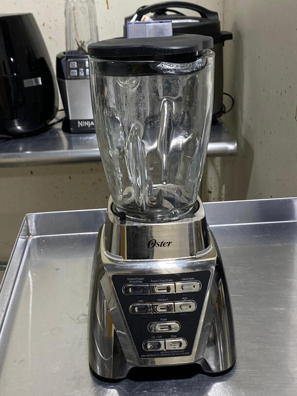 Oster Blender Pro with Glass Jar, 24-Ounce Smoothie Cup, Brushed Nickel ..... Tested and Working
