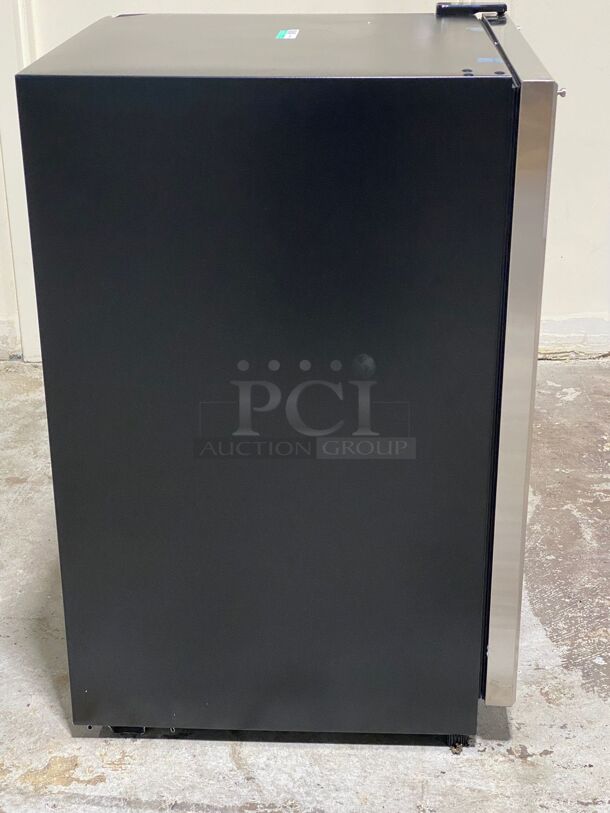 Frigidaire - 4.6 Cu. Ft. 138 12 oz. Can Capacity Beverage Center - Stainless Steel. Brand New

 - Image 2 of 6
