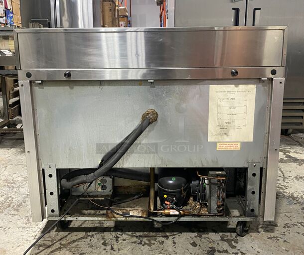 Continental Refrigerator SW48-12 Sandwich Prep Table, 48"W, 13.4 Cu Ft Capacity
 - Image 3 of 4