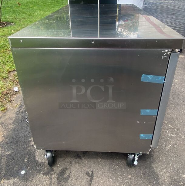 Dukers Undercounter Refrigerator in Stainless Steel DUC60R - Image 5 of 6