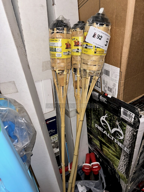 NEW!! KEEP THE BUGS AWAY! 3 Tiki Torches. 3x Your Bid