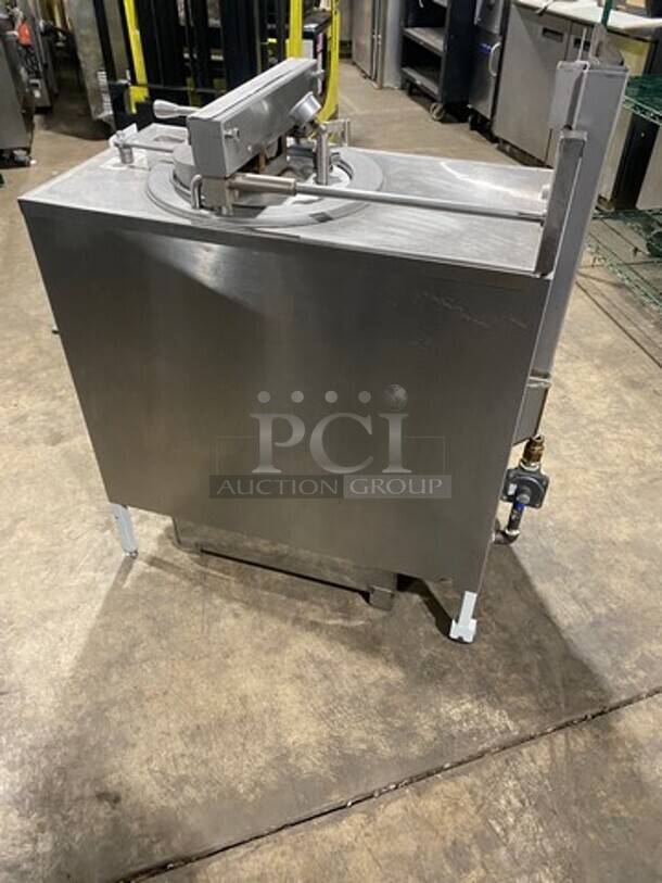 WOW! Broaster Natural Gas Powered Heavy Duty Commercial Pressure Fryer! Smart Touch Screen! With OIl Filter! Model 1800GH Serial 86035! On Casters!  - Image 3 of 11