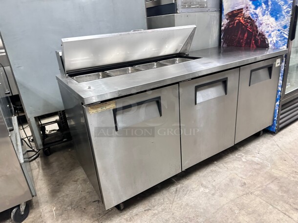 True TSSU-72-12 72"Sandwich/Salad Prep Table w/ Refrigerated Base, 115v Tested and Working - Image 9 of 10