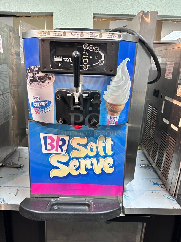 Late Model TAYLOR C709-27  220 VOLT 1PH AIR COOLED SOFT SERVE ICE CREAM FROZEN YOGURT MACHINE Tested and Working! - Image 1 of 4