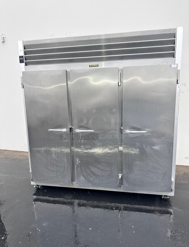 Late Model Traulsen G31010 76 inch Three Section Reach In Freezer, (3) Solid Doors, 115v Working