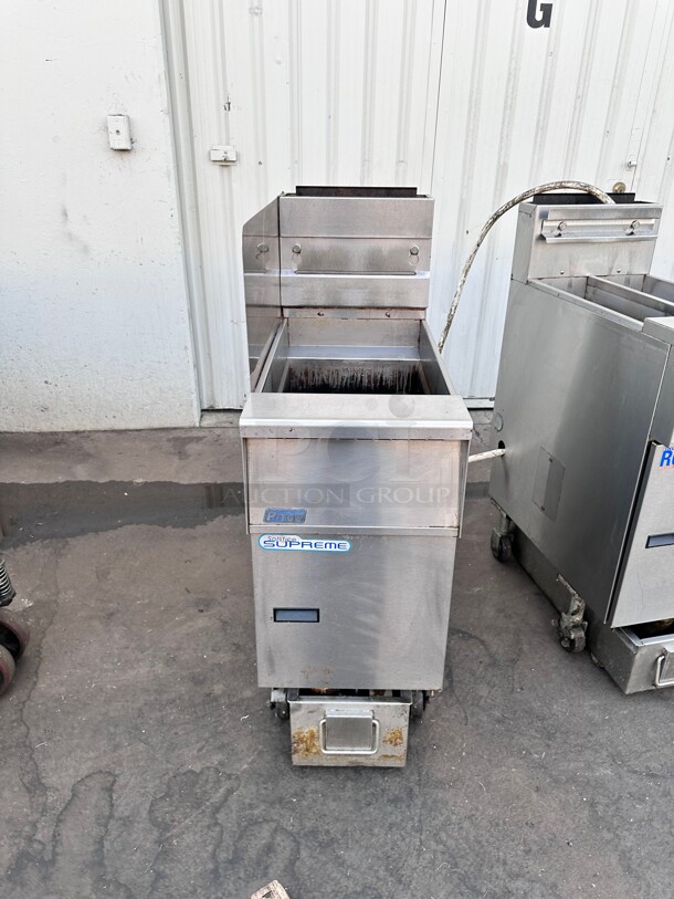 Pitco SFSSh55R Solstice High Power 50 lb Gas Fryer With Filtration System - Image 5 of 10