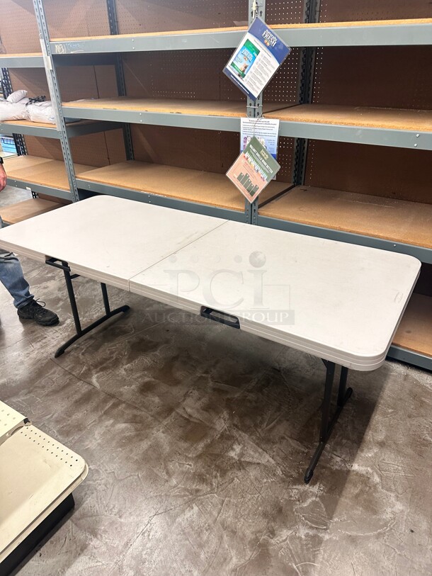 Clean LIFETIME 6-FOOT FOLDING TABLE (COMMERCIAL)