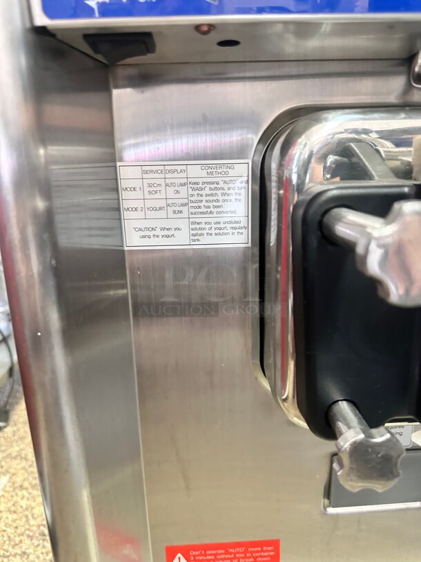 Wellspring Countertop Soft Serve Ice Cream Machine with 1 Hopper - 220V, 1 Phase Tested and Working! - Image 9 of 10