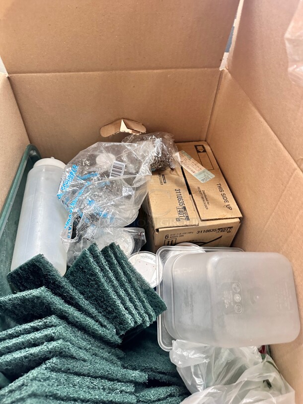 One Lot A Box of Sponges  - Image 4 of 4