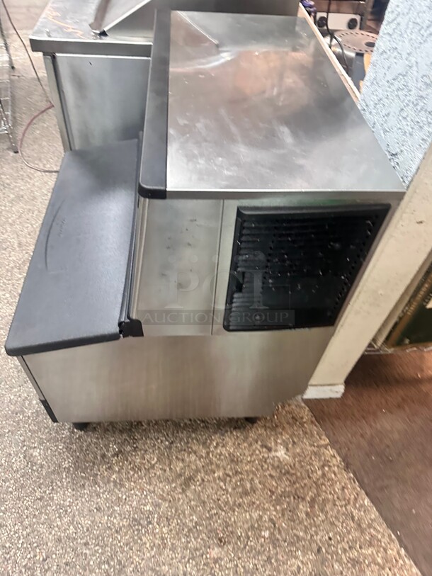 Excellent Condition Hoshizaki 350Lb Per Day Ice Machine 115 Volt Tested and Working! - Image 8 of 8