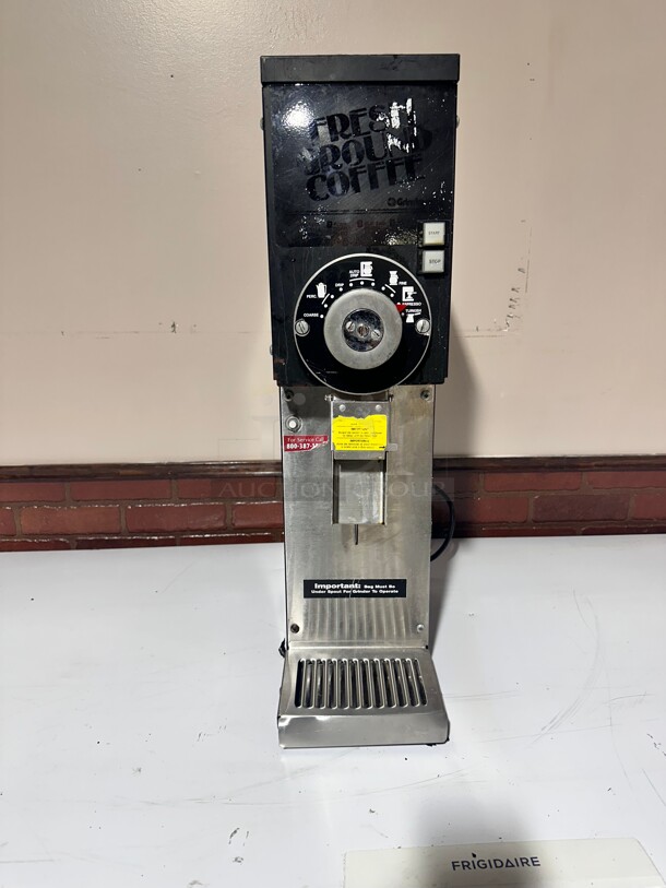 Late Model Grindmaster 875S/BLACK 3 lb. Coffee Grinder | Black 115 Volt Working - Image 6 of 9