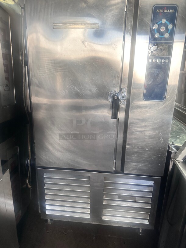 Alto-Shaam QC-40 44" Quickchiller Reach In Commercial Blast Chiller - 240 lb. 220 Volt 1 Phase Working - Image 2 of 9