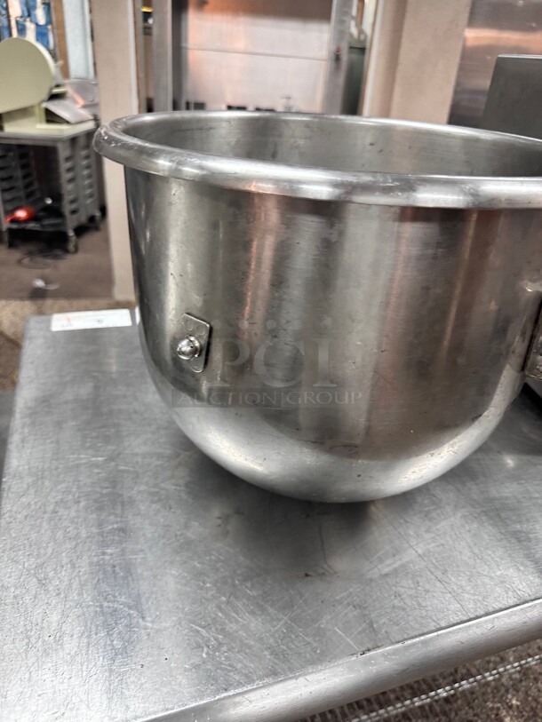 Clean Hobart Classic 20-Quart Stainless Steel Mixer Bowl NSF - Image 4 of 4