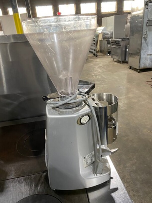 Mazzer Luigi Commercial Countertop Coffee Bean Grinder! Stainless Steel Body! Model: SUPERJOLLYTIMER SN: 1228098 120V 60HZ 1 Phase - Image 3 of 9