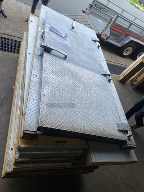 NICE! Bally Commercial 9'x10'x8' Walk In Cooler! With Compressor! With Blower! NO FLOOR! - Image 4 of 10