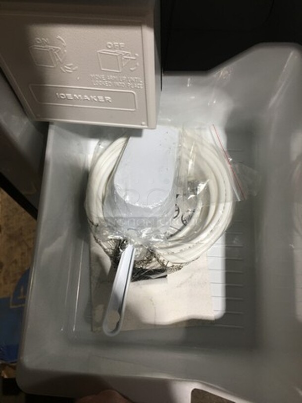 SCRATCH-N-DENT! Whynter Undercounter Built In Ice Maker! 12LB Ice Capacity! All Stainless Steel! Model: UIM155 115V - Image 7 of 8