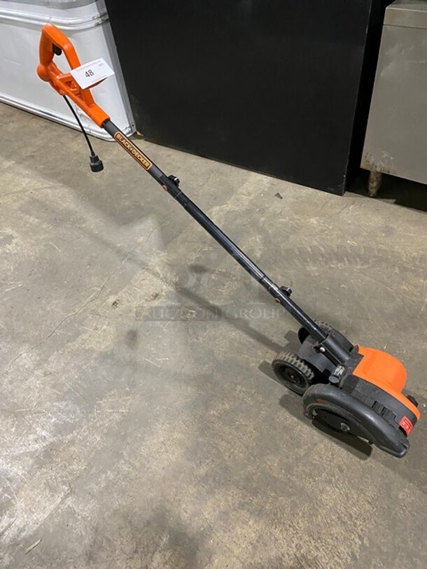 Black & Decker Electric Powered Lawn Edger! - Image 3 of 8