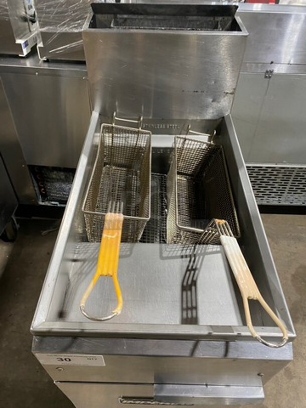 Imperial Commercial Natural Gas Powered Deep Fat Fryer! With Backsplash! With 2 Metal Frying Baskets! All Stainless Steel! On Legs! - Image 5 of 8