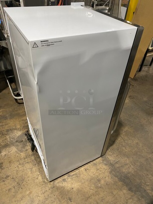 NEW! OUT OF THE BOX! SCRATCH-N-DENT! Whynter Commercial Single Door Reach In Cooler Merchandiser! With View Through Door! With Poly Coated Racks! Model: CBM815WS 115V - Image 3 of 10