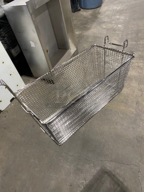 WOW! Vulcan Commercial Natural Gas Powered Deep Fat Fryer! With Frying Baskets! All Stainless Steel! On Castors! Working When Removed! Model: 1VEG35M1 SN: DV1157324 - Image 6 of 9