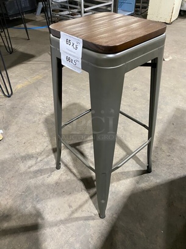 BRAND NEW! Astor Matte Platinum Clear Coated Finish Heavy Duty Metal Bar Height Stools! With Walnut Seat Top! With Footrest! 5 x Your Bid! - Image 3 of 8