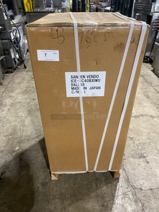 BEAUTIFUL! UNIQUE FIND! SCRATCH-N-DENT! Lumilinna Commercial Countertop/ Undercounter Single Door Slush Cooler! Using Very Precise Temperature Control, Lumilinna Can Hold Beverages Below Freezing — Without Freezing Them Solid. Water Normally Freezes At 32°F, But By Maintaining This Temperature, Lumilinna Can Store Beverages To The Coldest Temperature That Once Opened, Ice Crystals Form! Supercooled Products Crystallize When Poured, Producing A Soft Delicate Ice Slush! Model: ICESC40BXIWU 115V 60HZ 1 Phase