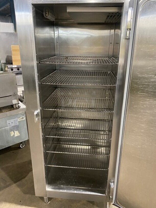 Traulsen Commercial Single Door Reach In Refrigerator! Solid Stainless Steel! On Legs! Model: RHT132WUTFHS SN: T92494D05 115V 60HZ 1 Phase - Image 5 of 9