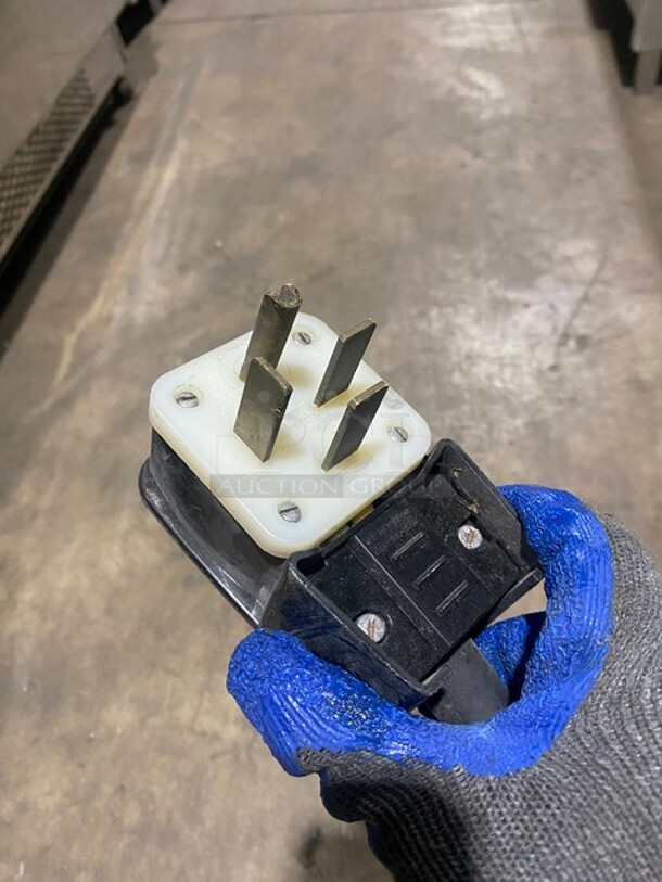 Market Forge Stainless Steel Commercial Countertop Electric Powered Single Deck Steam Cabinet! MODEL ST6E 208V 3 Phase - Image 11 of 11