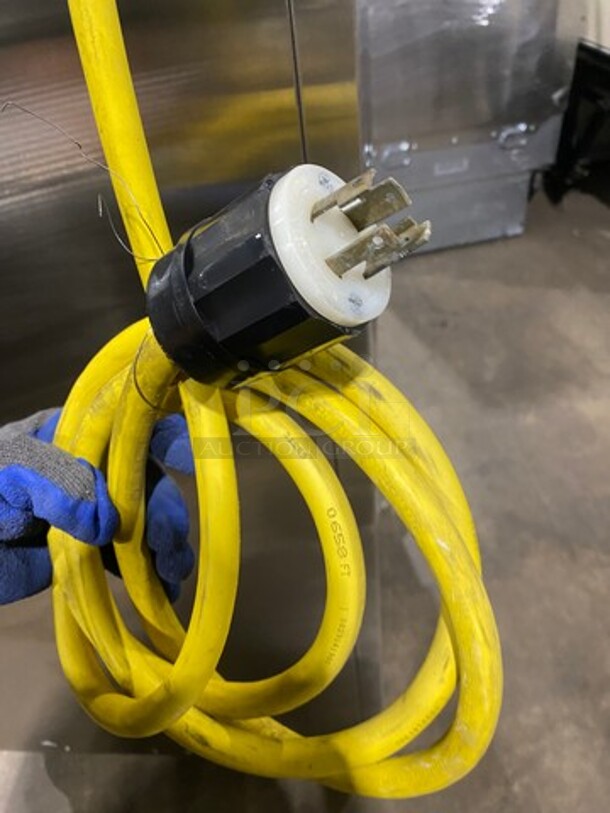 Cres Cor Commercial Electric Powered Split Door Roast-N-Hold Oven! All Stainless Steel! On Casters! Model: RO151FUA12DE4803Z SN: JBIJ0005151623 480V 60HZ 3 Phase - Image 9 of 9