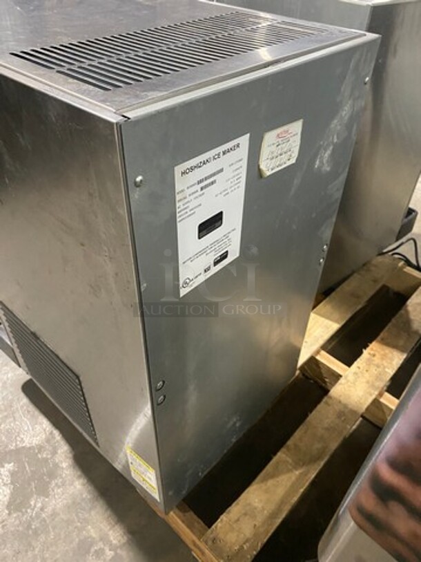 WOW! SCRATCH-N-DENT! LATE MODEL! Hoshizaki Commercial Countertop Refrigerated Ice Maker/Dispenser And Water Dispenser! All Stainless Steel! With Legs! Model: DCM270BAH SN: C18907F 115/120V 60HZ 1 Phase - Image 4 of 8