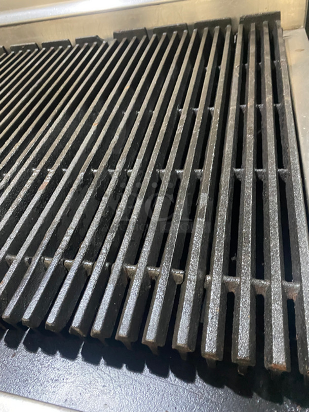 WOW! Jade Range Natural Gas Powered Char Broiler Grill! With Underneath Shelf Storage! With Raised Back Splash! All Stainless Steel! On Casters! - Image 6 of 10