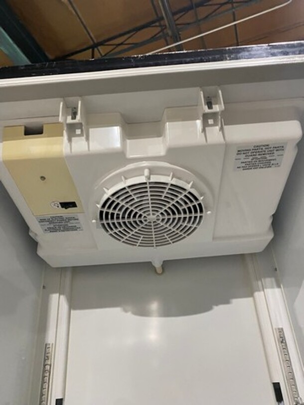 Imbera Single Door Refrigerated Reach In Cooler Merchandiser! With View Through Door! Model: G319CO2 SN: 111150813014 115V 60HZ 1 Phase - Image 6 of 8