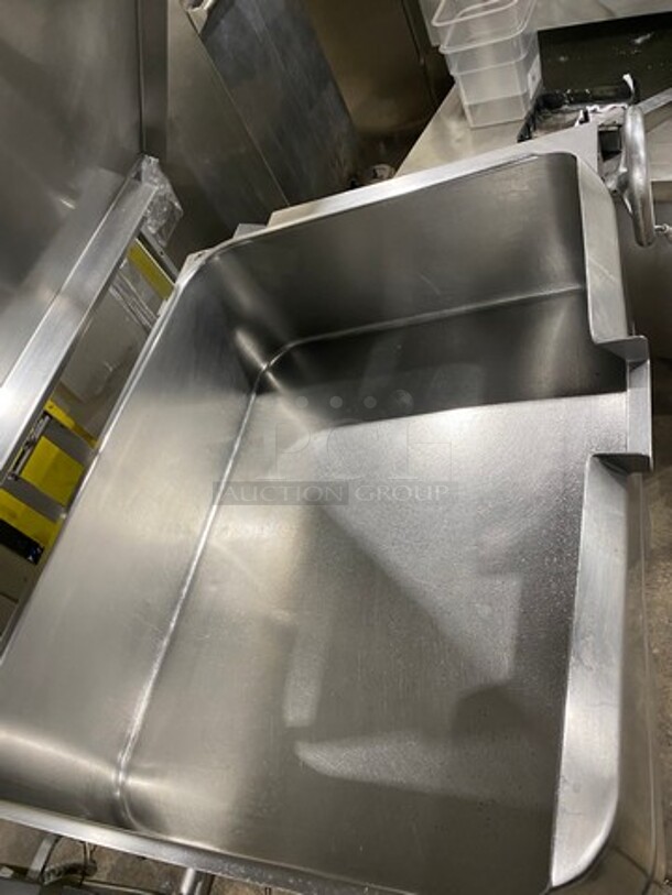 Groen Commercial Natural Gas Powered Skillet/Braising Pan! All Stainless Steel! On Legs! Model: HFPIE3 SN: 4227HCF - Image 5 of 9