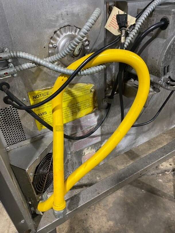 WOW! LATE MODEL! Blodgett Commercial Natural Gas Powered Convection Oven! With View Through Doors! Metal Oven Racks! All Stainless Steel! On Legs! Working When Removed!  - Image 7 of 7