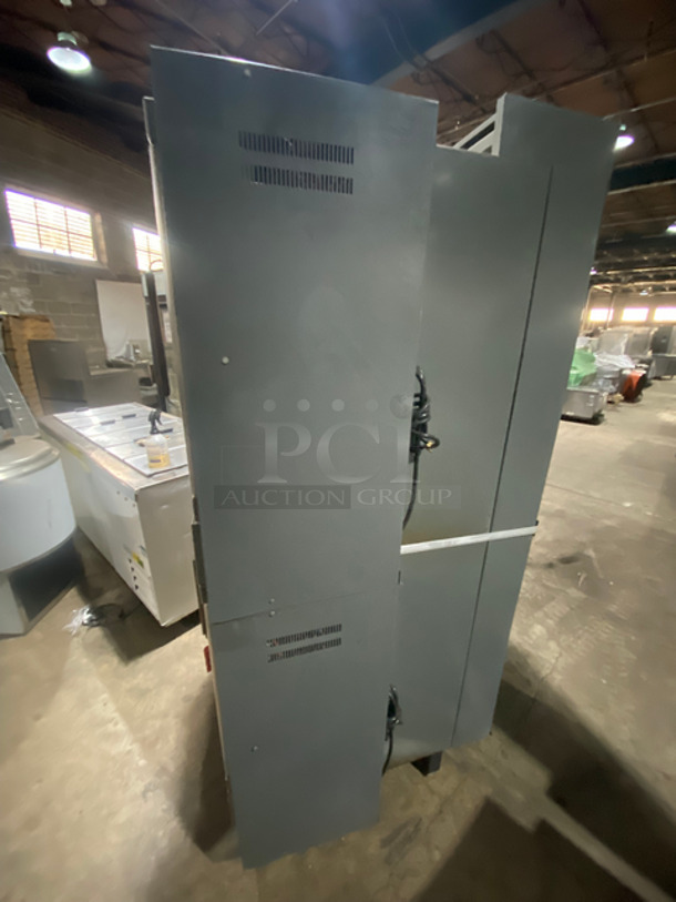 Vulcan Commercial Double Deck Natural Gas Powered Convection Oven! With View Through Doors! Metal Oven Racks! All Stainless Steel! On Legs! 2x Your Bid Makes One Unit! Model: SG22T SN: 481110235115V 60HZ 1 Phase - Image 2 of 9