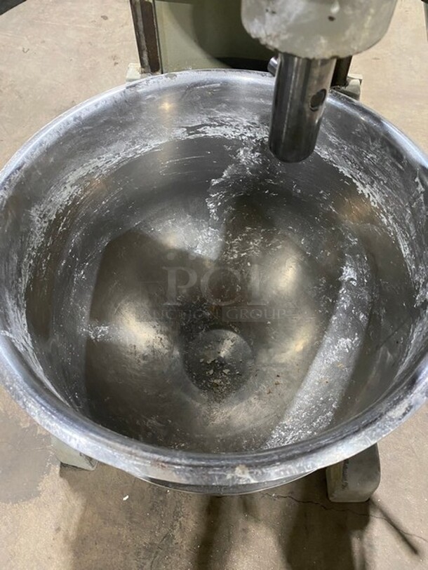 Globe Metal Commercial Floor Style 30 Quart Planetary Dough Mixer w/ Stainless Steel Mixing Bowl, Paddle! MODEL SP30 SN:73 115V  - Image 6 of 12